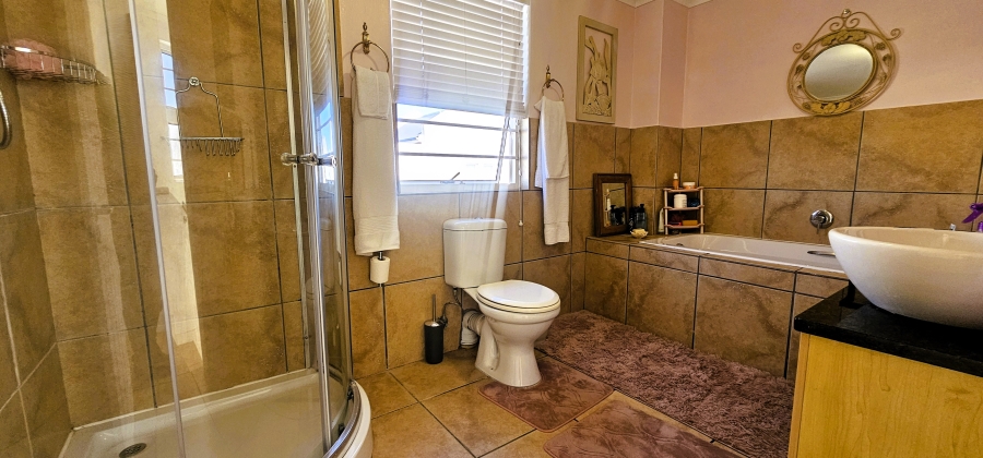 3 Bedroom Property for Sale in Country Club Western Cape